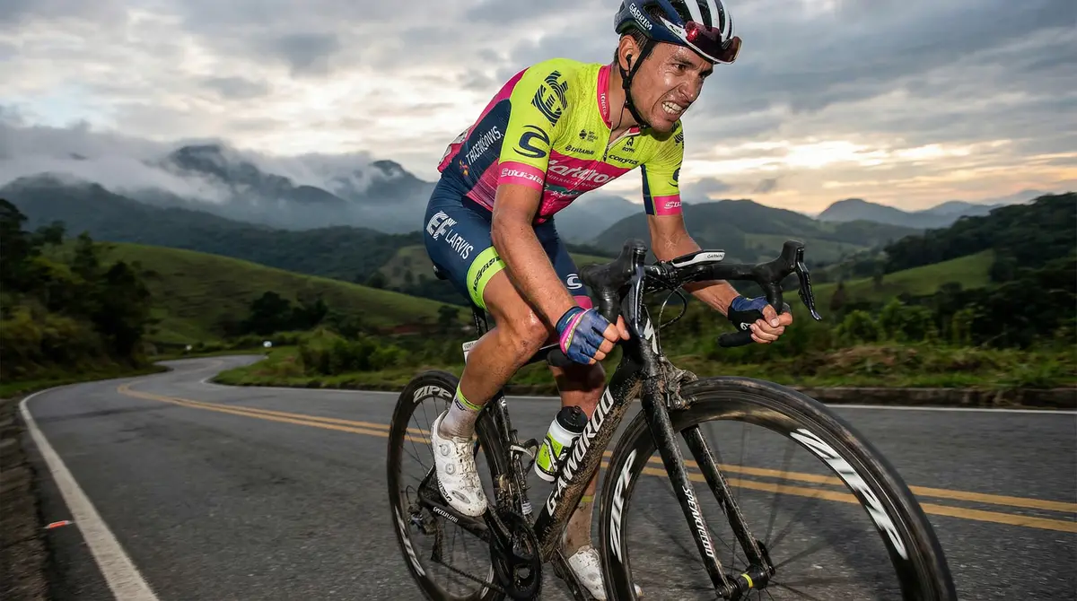 Melhores Prompts de IA para Treino de Ciclismo: Estrada, Indoor e Triathlon